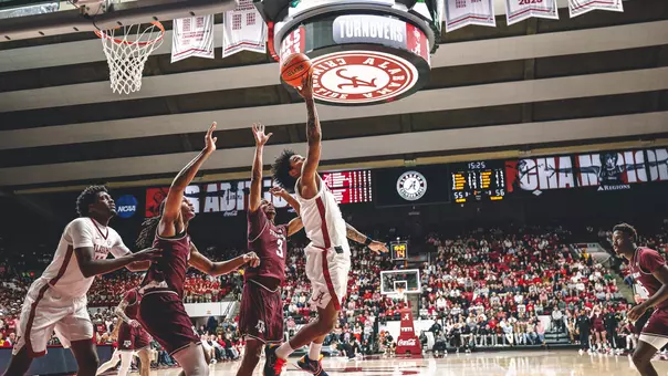 Aden Holloway Layup vs. Texas A&M