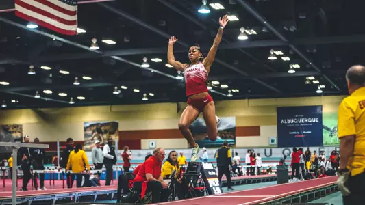 alabama track and field women's jumper Caelyn Harris