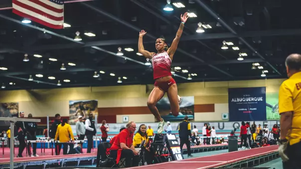 alabama track and field women's jumper Caelyn Harris