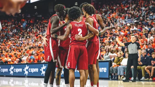 Men's Basketball Court Huddle at Auburn