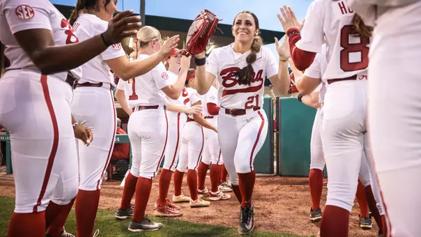 Ana Roman (21) runs onto the field during starting lineups vs. Samford (March 10, 2026)