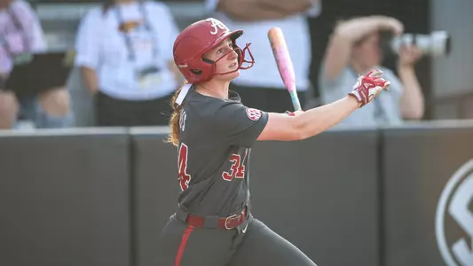 Marlie Giles (34) hits a home run vs. Missouri (March 20, 2026)