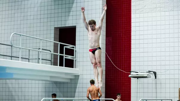 Colten Cryer diving