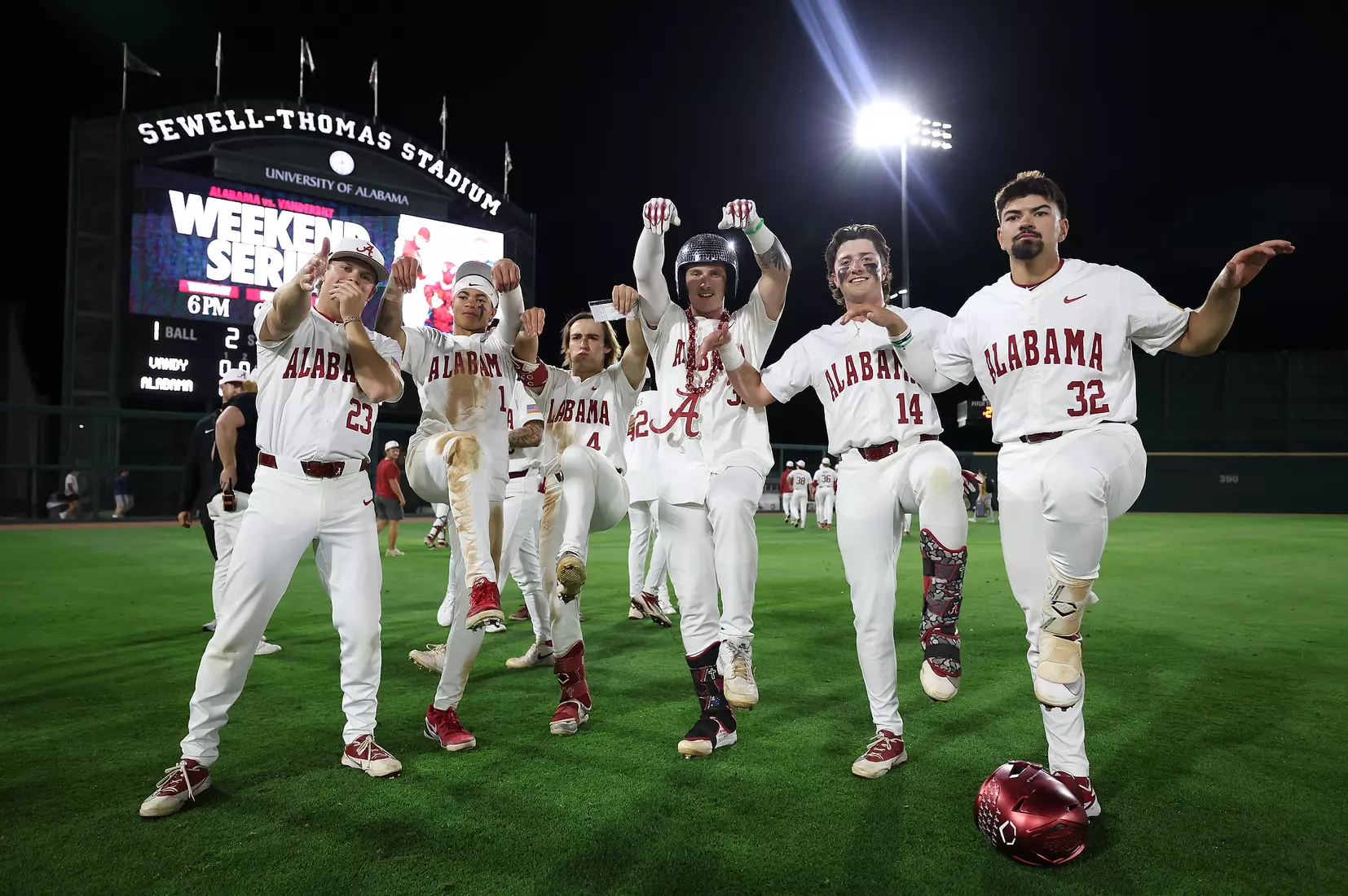 Alabama Baseball celebrates John LemmÕs (33) walk off homerun against Vanderbilt at Sewell-Thomas Stadium in Tuscaloosa, AL on Thursday, Apr 30, 2026.