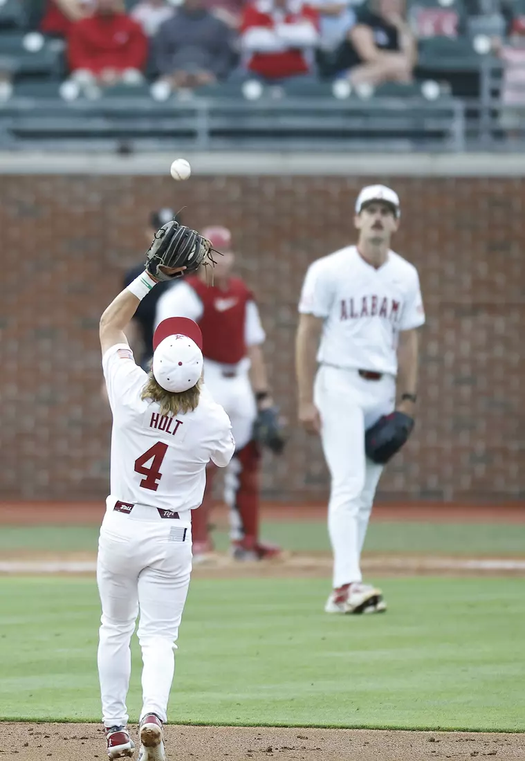 Alabama Baseball Player Brennan Holt (4) in action against Vanderbilt at Sewell-Thomas Stadium in Tuscaloosa, AL on Thursday, Apr 30, 2026.