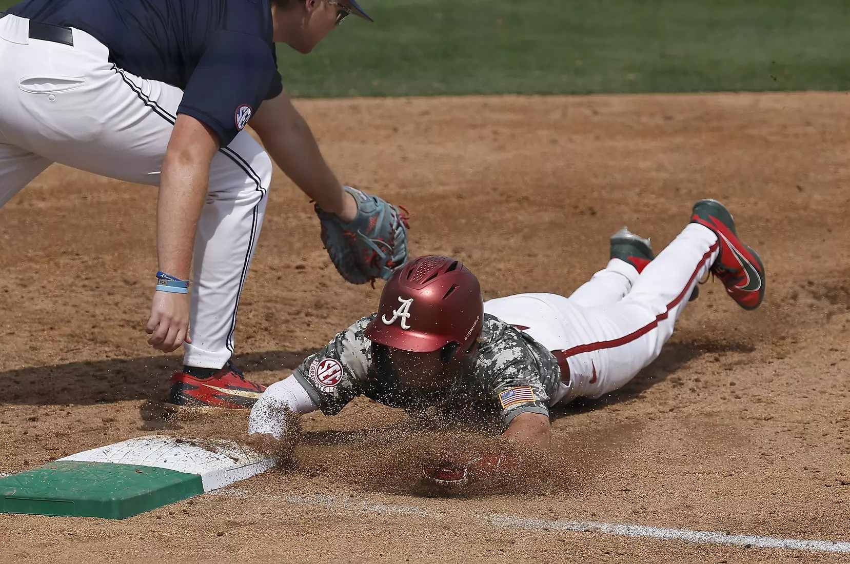 Alabama Baseball Player Justin Lebron (1) in action against Ole Miss at Sewell-Thomas Stadium in Tuscaloosa, AL on Saturday, May 16, 2026.