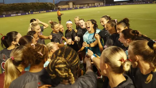 Alabama soccer players cheering pregame vs. LSU (Aug. 5, 2026)
