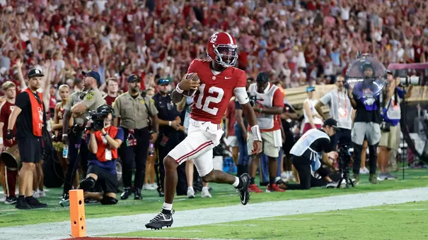 Keelon Russell scoring a touchdown