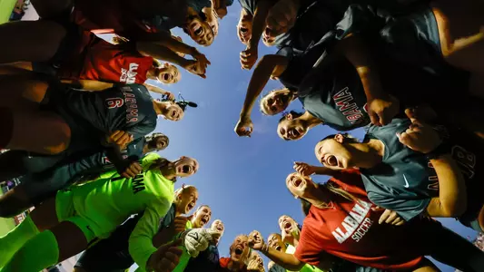 Alabama soccer pregame huddle vs. Arkansas (Sept. 18, 2026)