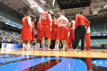 2009 NCAA Practice Team Huddle