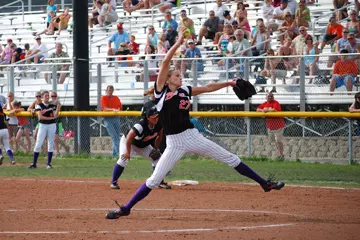 Jennie Finch Bandits_09