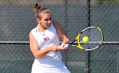 SINGLES PLAY LIFTS WOMEN’S TENNIS OVER LONGWOOD, 5-2 Image
