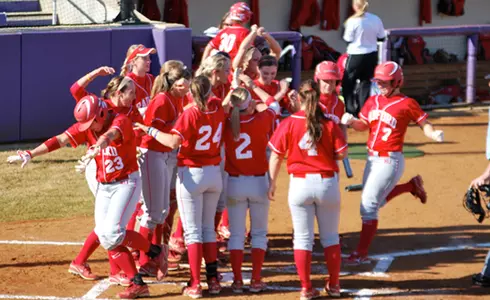 SOFTBALL SWEEPS JAMES MADISON ON THE ROAD Image