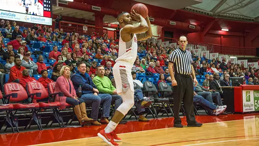 Travis Fields Jr.