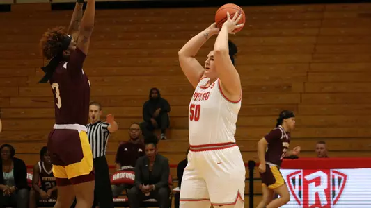 Sydney Nunley looking to pass vs. Winthrop