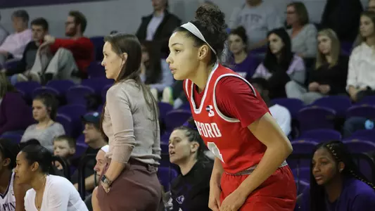 Makaila tracking the shot