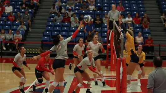 Samantha Reitz attacking 2019