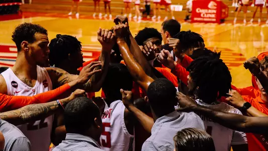 Men's Basketball Huddle