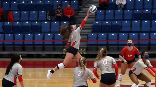 Emma Young attacking vs CSU 2021