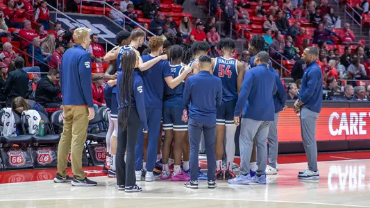 Men's Basketball Team Huddle Utah 2024