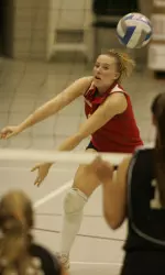 Pioneers Drop Volleyball Finale to NJIT, 3-0 Image