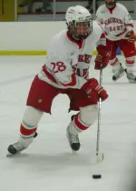 Pioneers Top Holy Cross 5-2, Tie For First Image