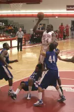 Men's Basketball Drops Fourth Straight Image