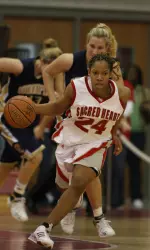 Khalia Cain Nets 18 as Pioneers Top Fairleigh Dickinson, 77-61 Image