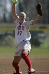 Softball Closes Out Season Against Iona, Stony Brook Image