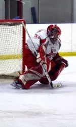 Men's Ice Hockey Falls to St. Thomas In Exhibition, 5-3 Image