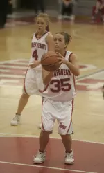 Alisa Apo's Late Free Throws Helps Pioneers Sink Robert Morris, 61-60 Image