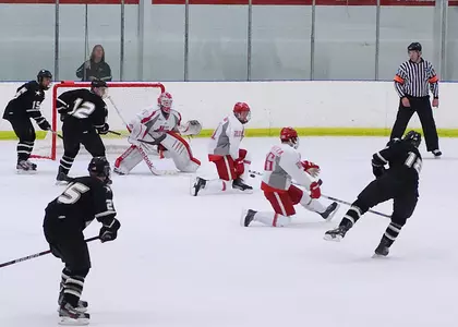 Men's Hockey Falls to UConn 8-3 Image