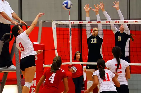 Pioneers Downed by Red Flash in Three Sets Image