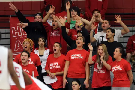 Pioneers Host Holy Cross Crusaders Wednesday Night Image