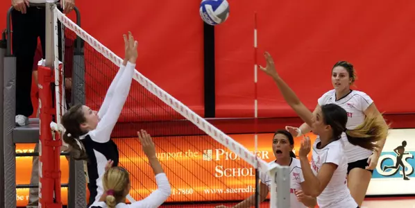 Women's Volleyball Drops Match to Albany 3-0 Image