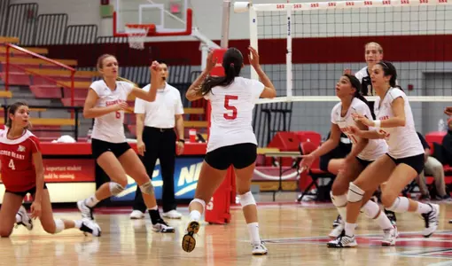Pioneers Drop Two Matches on Final Day of Black Knight Invitational Image