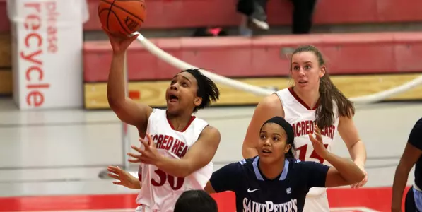 Pioneers Drop First Overtime Game of the Season 62-57 to CCSU Image