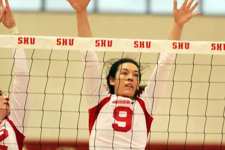 Pioneers Swept by Blue Hens Image