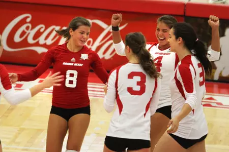 Pioneers Win Five-Setter Over Rutgers Image