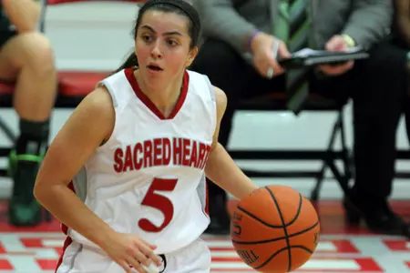 Shepard Tallies 30 Points as Pioneers Fall to Colonials 90-66 Image