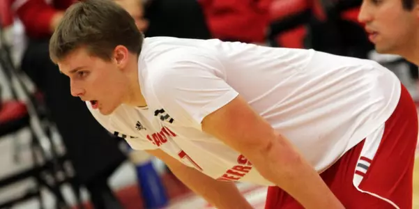 Men's Volleyball Opens EIVA Play With 3-0 Loss To Harvard Image