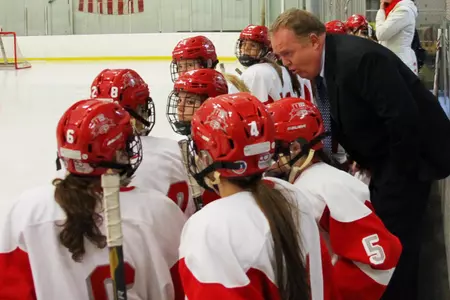 Women's Hockey Falls 1-0 At University of New England Image