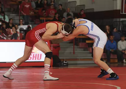 SHU Wrestling Takes Down Davidson 32-10 Image