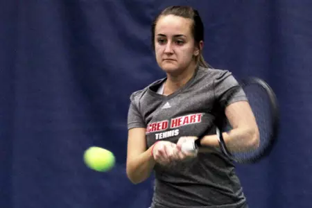 Pioneers Edge Siena 4-3 to Improve to .500 Image