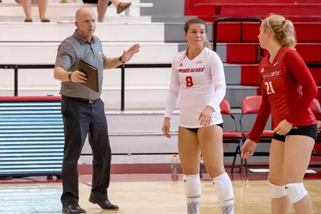 Women's Volleyball Sweeps Bryant And Move To 5-0 In Conference Play Image