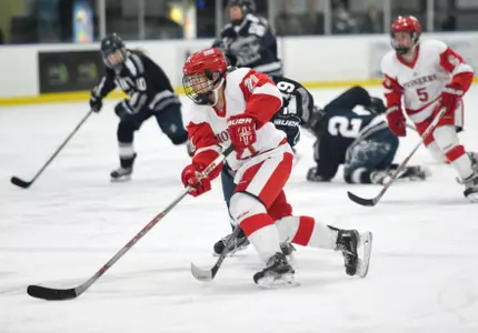 Women's Ice Hockey fall to Wesleyan 5-3 Image