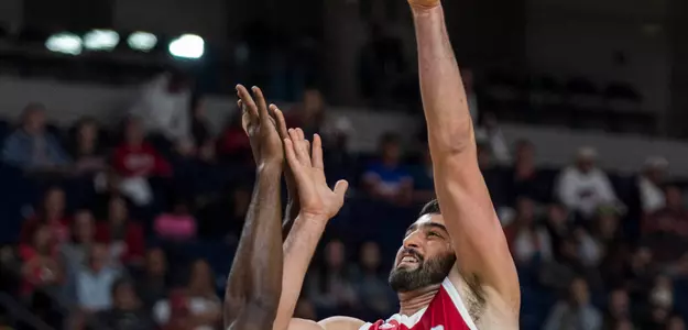 Pioneers Fall In Overtime To Hartford 87-79 Image