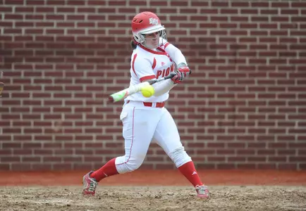 Softball Picks Up First Win of the Season Image