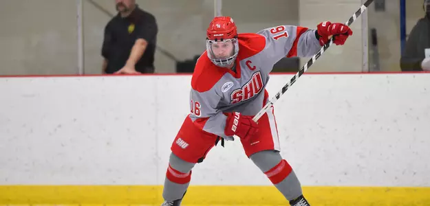 Men's Hockey Earns A Point In 2-2 Overtime Tie Against Holy Cross Image