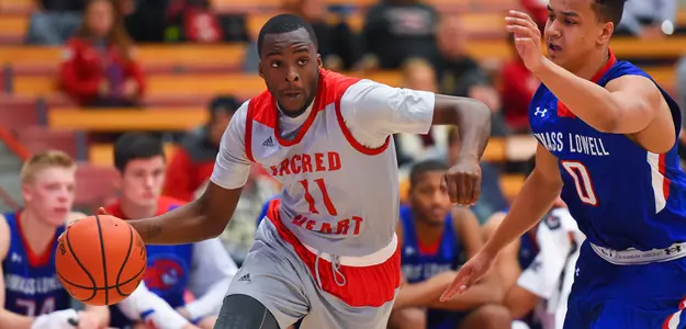 Pioneers Earn First NEC Win Of Season At CCSU 64-62 Image